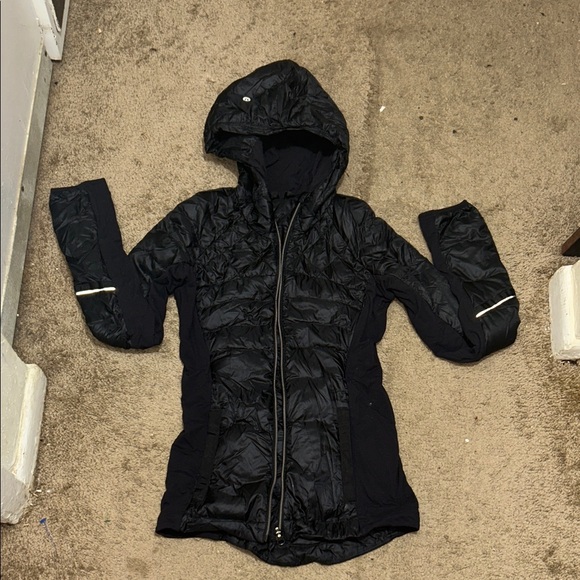 lululemon athletica Black Puffer Jacket - Picture 1 of 3